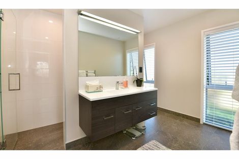 Photo of property in 69 Hillcrest Road, Hatfields Beach, Orewa, 0931