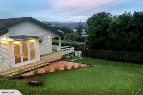 Photo of property in 2 Bayview Road, Paremata, Porirua, 5024