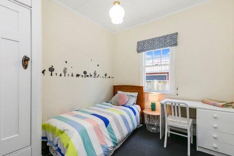 Photo of property in 123 Rongotai Road, Kilbirnie, Wellington, 6022