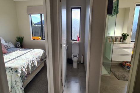 Photo of property in 2 Stratford (pvt) Way, Rangiora, 7400