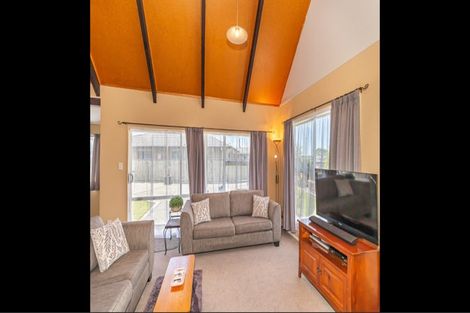 Photo of property in 8a Broadbelt Grove, Levin, 5510