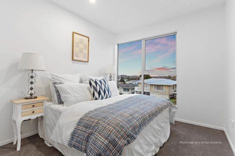 Photo of property in 26d Trojan Crescent, New Lynn, Auckland, 0600