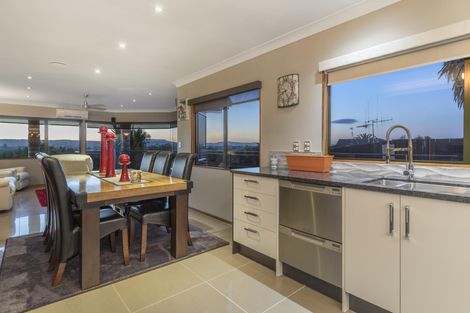 Photo of property in 12 Summerhaven Place, Ohauiti, Tauranga, 3112