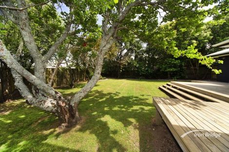 Photo of property in 8 Wilmington Place, Forrest Hill, Auckland, 0620