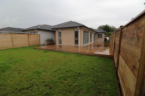 Photo of property in 15 Raymond Grace Avenue, Huapai, Kumeu, 0810
