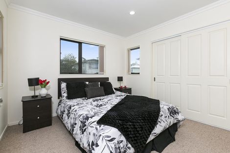 Photo of property in 27 Ellis Avenue, Mount Roskill, Auckland, 1041