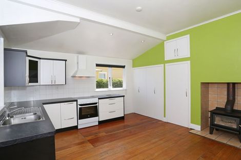 Photo of property in 390 Featherston Street, Palmerston North, 4414