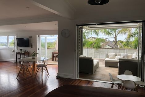 Photo of property in 1/47 Birkdale Road, Birkdale, Auckland, 0626