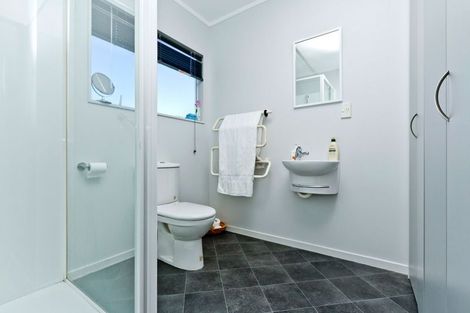 Photo of property in 8 Halberg Street, Glenfield, Auckland, 0629
