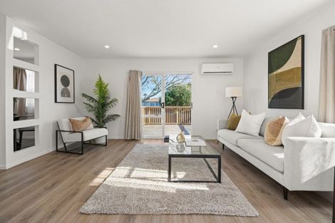 Photo of property in 1/5 Myna Place, Weymouth, Auckland, 2103