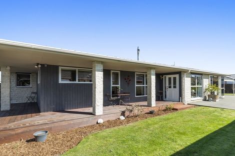 Photo of property in 43 Dunbarton Street, Redwood, Christchurch, 8051