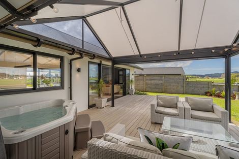 Photo of property in 20 Ngaroma Crescent, Whitianga, 3510