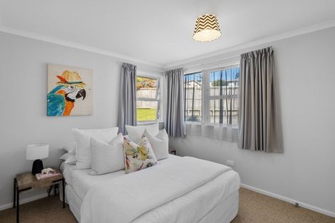 Photo of property in 8 Weatherly Road, Torbay, Auckland, 0630