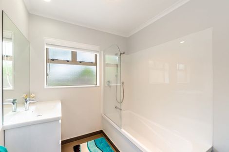 Photo of property in 17 Te Kupe Road, Paraparaumu Beach, Paraparaumu, 5032