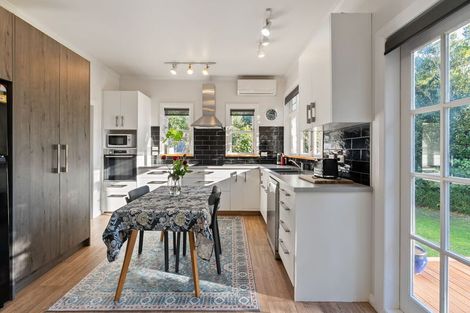 Photo of property in 49 Upper Watt Street, Wadestown, Wellington, 6012