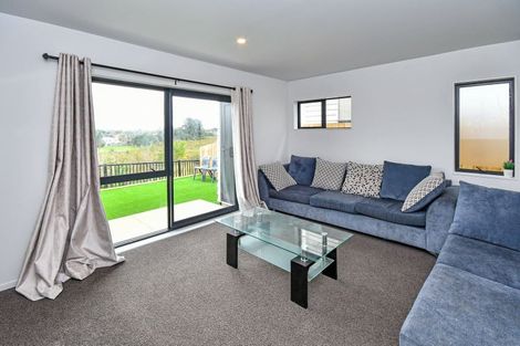 Photo of property in 38 Matawhanga Drive, Wattle Downs, Auckland, 2103