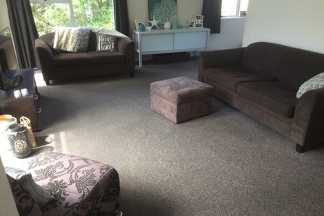 Photo of property in 4 Stallard Place, Glen Eden, Auckland, 0602