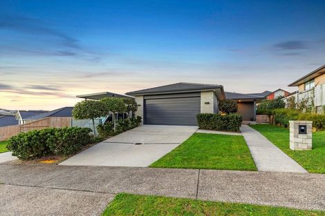 Photo of property in 9 Puhirake Crescent, Pyes Pa, Tauranga, 3112