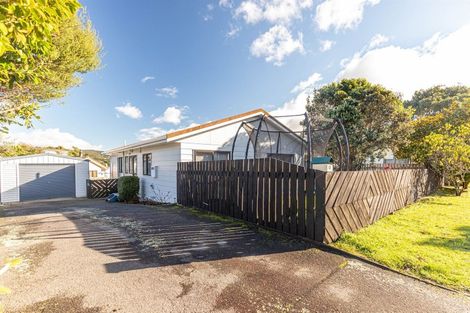 Photo of property in 3 Mayaro Crescent, Grenada Village, Wellington, 6037