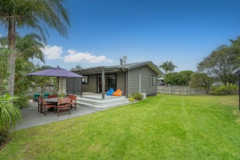 Photo of property in 29 Oyster Drive, Cooks Beach, Whitianga, 3591