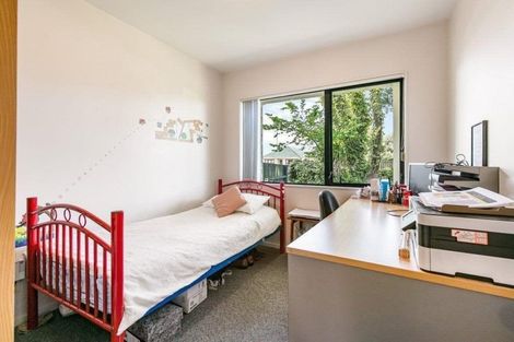 Photo of property in 2 Braeburn Place, Takanini, 2112