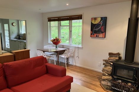 Photo of property in 52 Huntingdon Street, Northland, Wellington, 6012