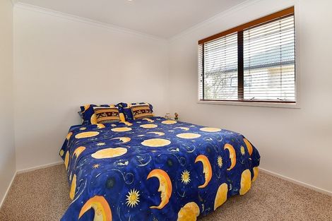 Photo of property in 8 Roberta Crescent, Orewa, 0931