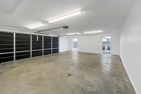 Photo of property in 111 Johnstone Drive, Fitzherbert, Palmerston North, 4410