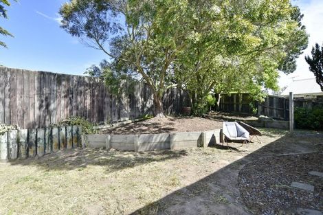 Photo of property in 2/122a Hay Street, Bromley, Christchurch, 8062