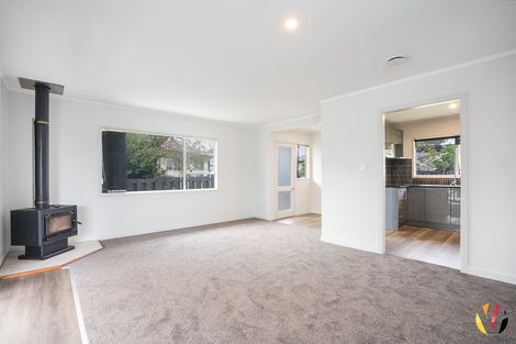 Photo of property in 6 Stoll Place, Clendon Park, Auckland, 2103