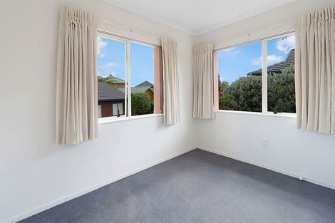 Photo of property in 20 Ryehill Close, New Lynn, Auckland, 0600