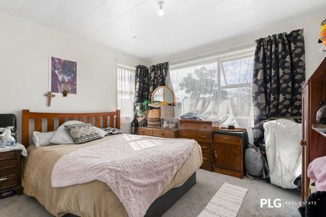 Photo of property in 2 Awakino Place, Manurewa, Auckland, 2102