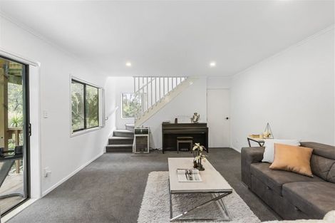 Photo of property in 45 Condor Place, Unsworth Heights, Auckland, 0632