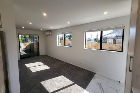 Photo of property in 1/137 Tirimoana Road, Te Atatu South, Auckland, 0602