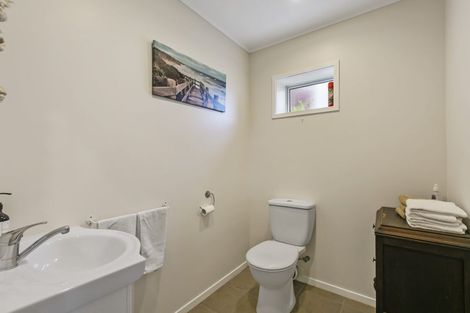 Photo of property in 9 Woodhouse Place, West Harbour, Auckland, 0618