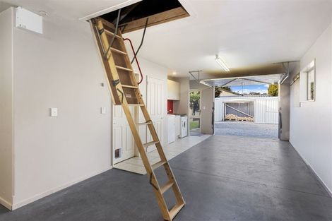 Photo of property in 15 Dinglebay Place, Casebrook, Christchurch, 8051