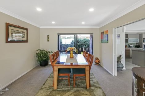 Photo of property in 21 Bellshill Close, Wattle Downs, Auckland, 2103