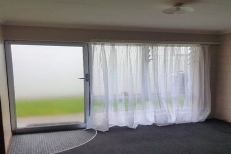 Photo of property in 528-530 Devon Street East, Fitzroy, New Plymouth, 4312