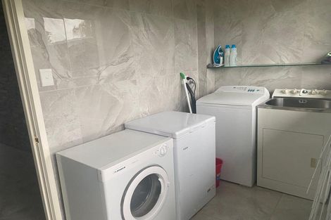 Photo of property in 2/35 Bramley Drive, Farm Cove, Auckland, 2012