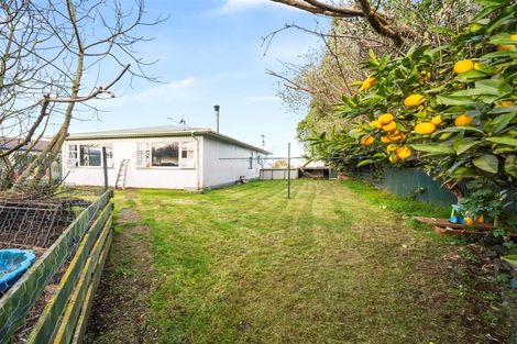 Photo of property in 7 Gladstone Street, Hawera, 4610
