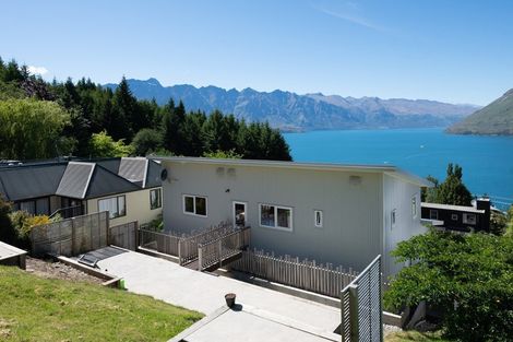 Photo of property in 9 Cameron Place, Fernhill, Queenstown, 9300