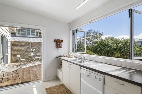 Photo of property in 9 Huia Street, Devonport, Auckland, 0624