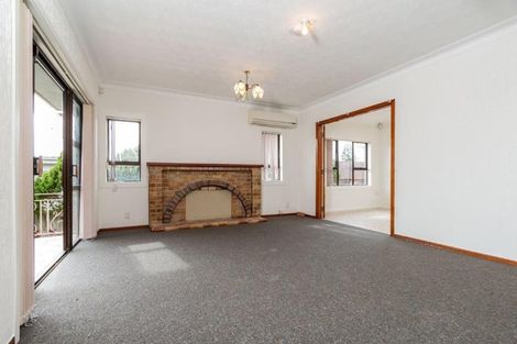 Photo of property in 29 Archibald Road, Kelston, Auckland, 0602