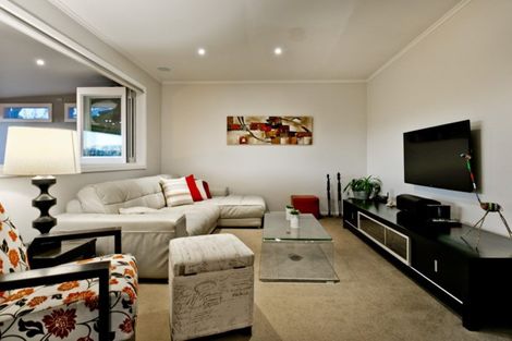 Photo of property in 9 Outlook Road, Greenhithe, Auckland, 0632