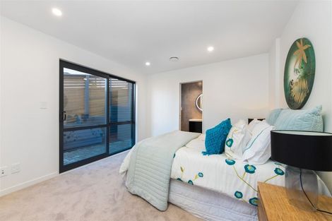 Photo of property in 7a Woodhouse Place, West Harbour, Auckland, 0618