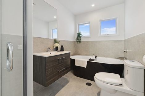 Photo of property in 68 Grove Road, Papakura, 2110