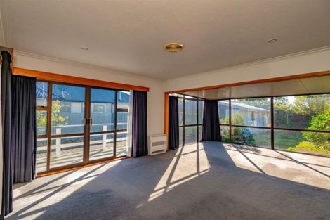 Photo of property in 37 Woodlands Place, Aranui, Christchurch, 8061