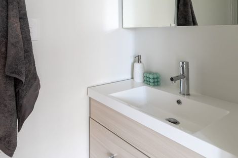 Photo of property in 4/2 Moor Avenue, Te Atatu Peninsula, Auckland, 0610