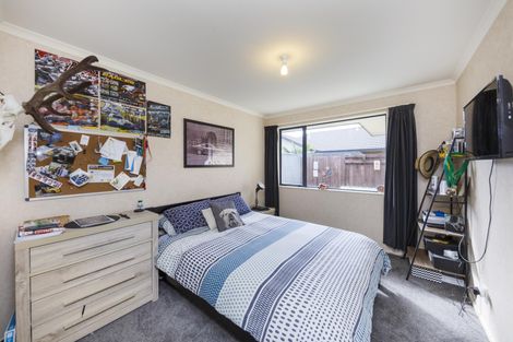 Photo of property in 25 Boston Parade, Kelvin Grove, Palmerston North, 4414