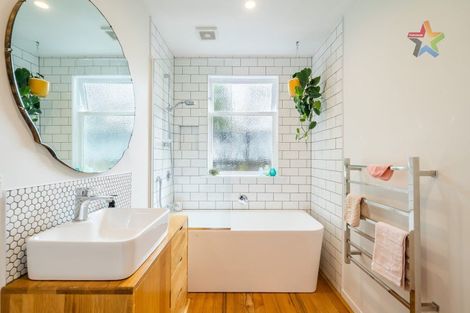 Photo of property in 59 Oroua Street, Eastbourne, Lower Hutt, 5013